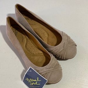 Natural Soul Women's Tan Flats